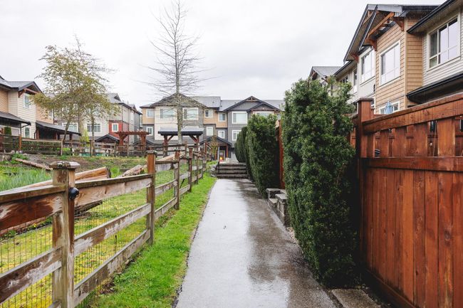 30 - 11305 240 Street, Townhouse with 3 bedrooms, 2 bathrooms and 2 parking in Maple Ridge BC | Image 35