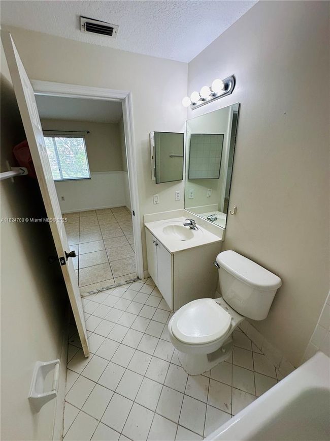 UNIT-203 - 1251 Se 28 Th Ct, Condo with 2 bedrooms, 2 bathrooms and null parking in Homestead FL | Image 17