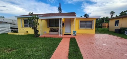 1070 Ne 143rd St, North Miami, FL, 33161-2428 | Card Image