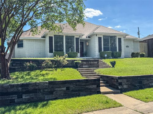 418 Whispering Hills Dr, Duncanville, TX, 75137-4582 | Card Image