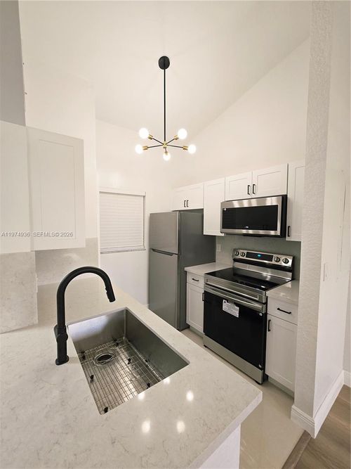 apt-310-2881 N Oakland Forest Dr, Oakland Park, FL, 33309-6540 | Card Image
