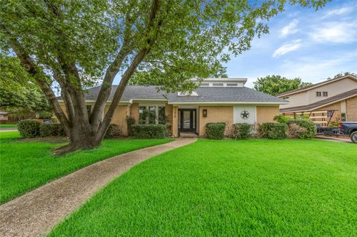 13826 Wooded Creek Ct, Farmers Branch, TX, 75244-4747 | Card Image