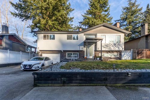 15081 Robin Cres, Surrey, BC, V3R4X9 | Card Image