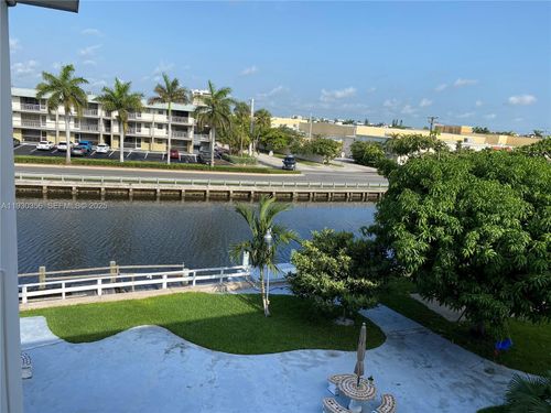 apt-302-467 Golden Isles Dr, Hallandale Beach, FL, 33009-7592 | Card Image