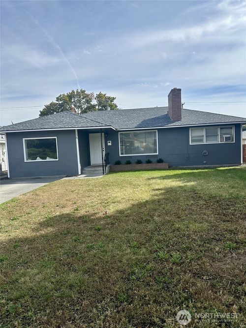 36 F St Sw, Ephrata, WA, 98823-1831 | Card Image