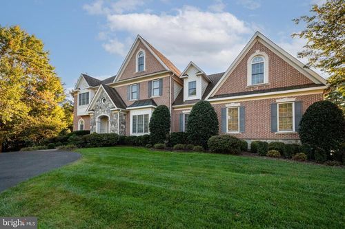 11379 Seneca Knoll Dr, GREAT FALLS, VA, 22066-3038 | Card Image