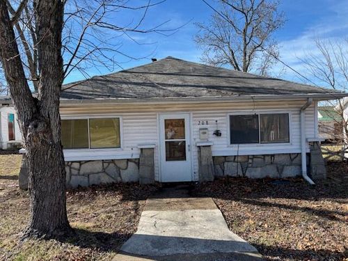 208 E 4th St, Willow Springs, MO, 65793-1307 | Card Image