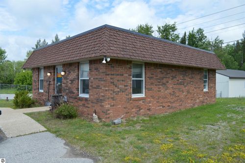 185 M 72 E, Kalkaska, MI, 49646-9572 | Card Image