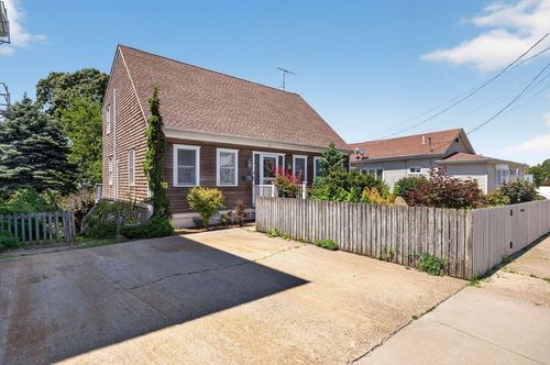 55 Irving St, Fall River, MA, 02723-3701 | Card Image