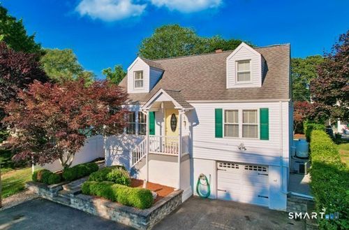 18 Corsino Ave, Old Lyme, CT, 06371-2422 | Card Image