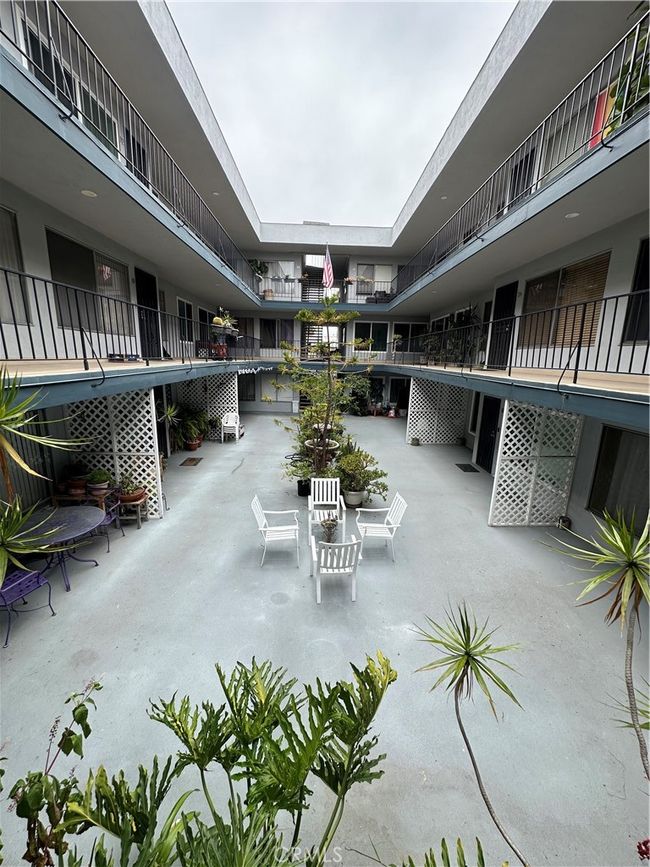 courtyard | Image 6