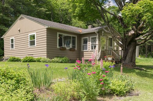 261 Vt 15 E, Hyde Park, VT, 05655-4420 | Card Image