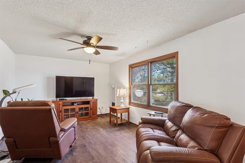 18211 335th Ln, Earlham, IA, 50072-5547 | Card Image