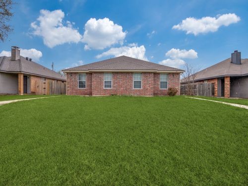 1439 N Bluegrove Rd, Lancaster, TX, 75134-2937 | Card Image