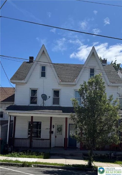 253 N 2nd St, Lehighton Borough, PA, 18235-1518 | Card Image