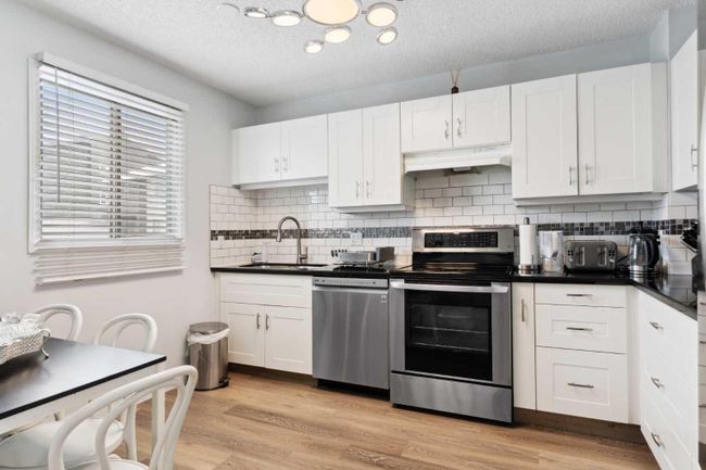60 - 2511 38 Street Ne, Home with 3 bedrooms, 1 bathrooms and 1 parking in Calgary AB | Image 5