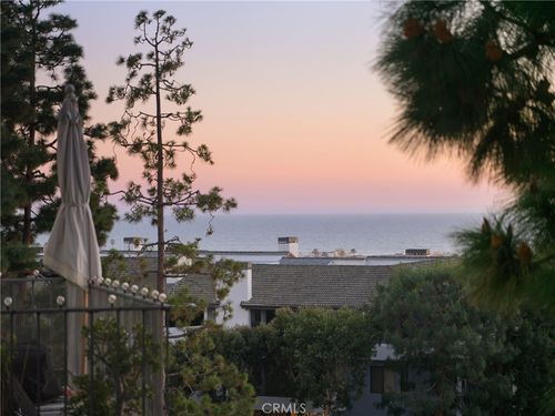 ph-34-102 Scholz Plz, Newport Beach, CA, 92663-2636 | Card Image