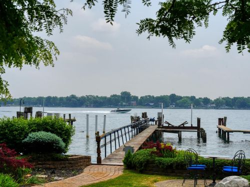 5403 Pointe Dr, East China, MI, 48054-4162 | Card Image