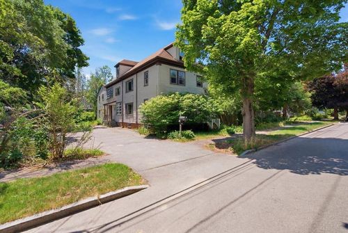16 Hartley St, Portland, ME, 04103-3212 | Card Image