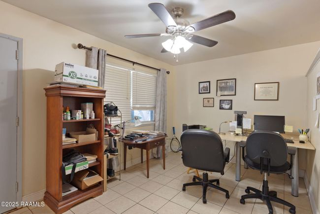 3-web-or-mls-201 S College Dr 107-3 | Image 5
