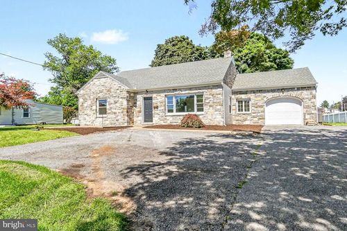 215 Millersville Rd, LANCASTER, PA, 17603-4221 | Card Image