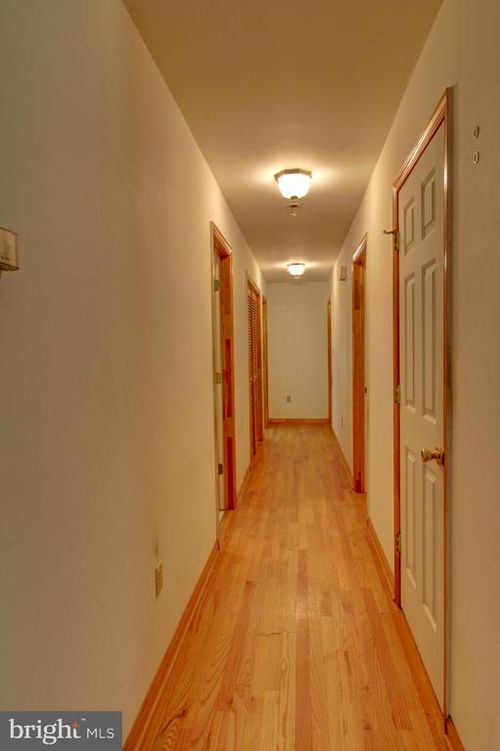 669 Gid Brown Hollow Rd, WASHINGTON, VA, 22747-1731 | Card Image