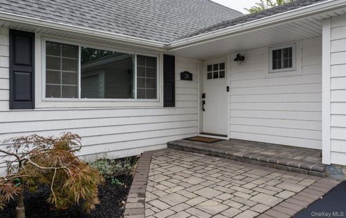 20 Arcadia Dr, Dix Hills, NY, 11746-6934 | Card Image