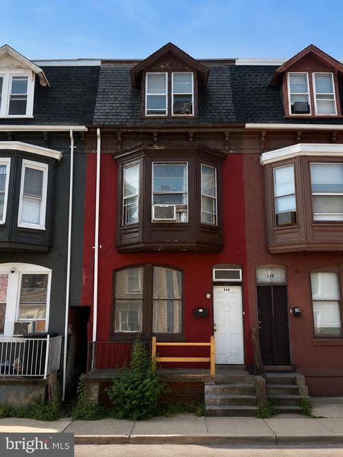 240 E Poplar St, YORK, PA, 17403-2008 | Card Image