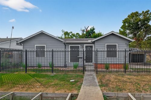 7118 Hershe St, Houston, TX, 77020-5339 | Card Image