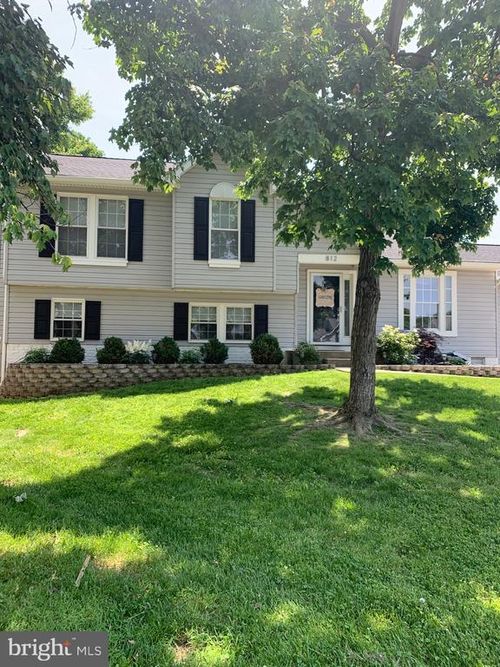 812 Vacation Dr, ODENTON, MD, 21113-2260 | Card Image