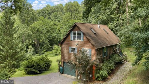 367 Northern Spy Dr, LINDEN, VA, 22642-6203 | Card Image