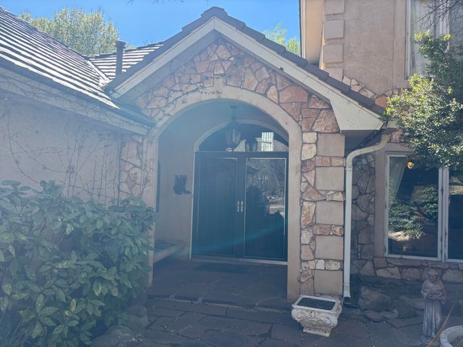 Front porch | Image 4