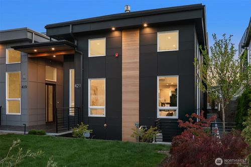 421 14th Ave W, Kirkland, WA, 98033-5310 | Card Image
