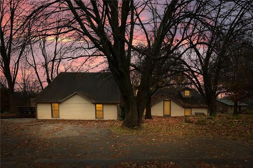 8009 E State Route Yy, Peculiar, MO, 64078-8751 | Card Image