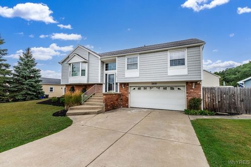 3610 Fox Run Dr, Hamburg, NY, 14075-2216 | Card Image