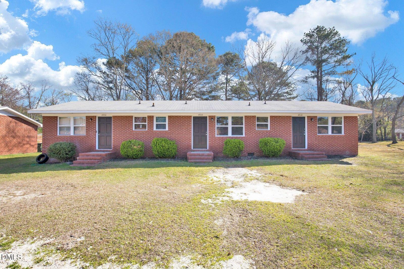 4945 Fieldcrest Dr, Fayetteville, NC 28303