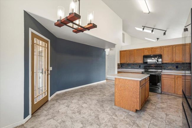 Kitchen | Image 22