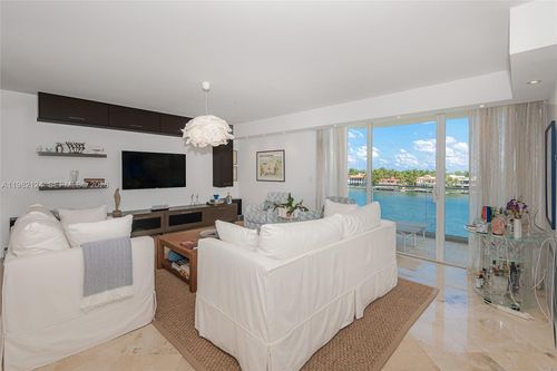 apt-5e-19707 Turnberry Way, Aventura, FL, 33180-2501 | Card Image
