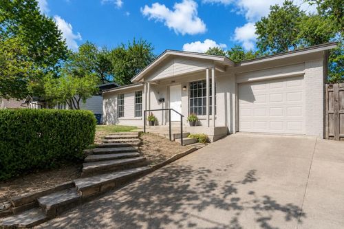 2704 Carnarvon Ln, Austin, TX, 78704-6430 | Card Image