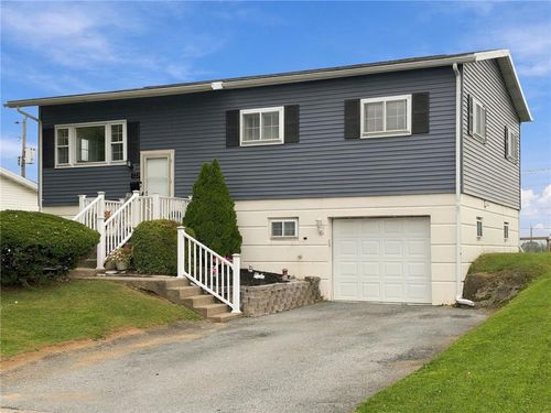 723 Circle Dr, CATASAUQUA, PA, 18032-1419 | Card Image