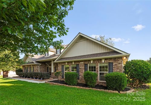 682 Houston Rd, Troutman, NC, 28166-8745 | Card Image