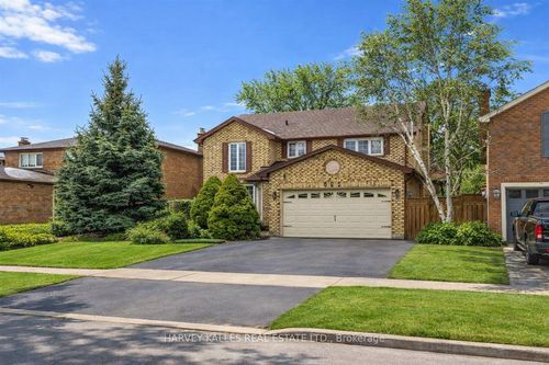 682 Willowbank Trail, Mississauga, ON, L4W3L8 | Card Image