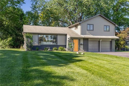 100 Hibiscus Dr, Rochester, NY, 14618-4438 | Card Image