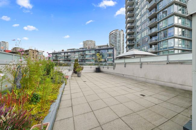 237 - 188 Keefer Place, Townhouse with 2 bedrooms, 2 bathrooms and 1 parking in Vancouver BC | Image 33