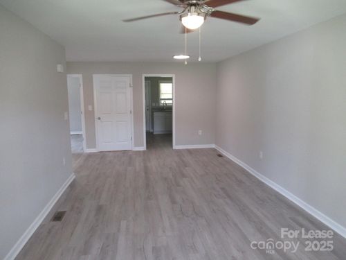 1745 River Rd, Lincolnton, NC, 28092-9679 | Card Image