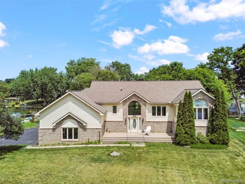 969 Bogie Lake Rd, White Lake, MI, 48383-2772 | Card Image