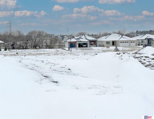 9200 Lucena, Lincoln, NE, 68520-1222 | Card Image