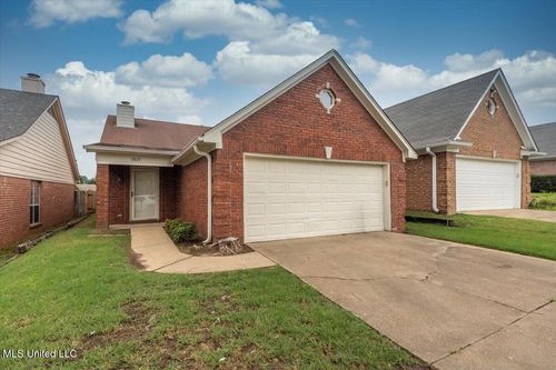 7827 Chesterfield Dr S, Southaven, MS, 38671-6203 | Card Image