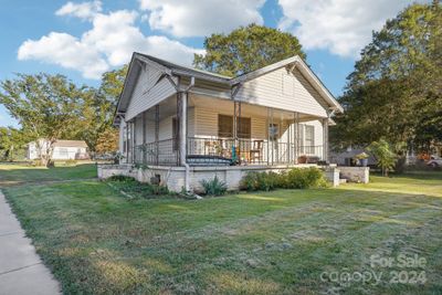 2061 N College Avenue, House other with 3 bedrooms, 1 bathrooms and null parking in Newton NC | Image 3