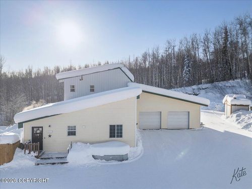 691 Steele Creek Rd, Fairbanks, AK, 99712-2702 | Card Image